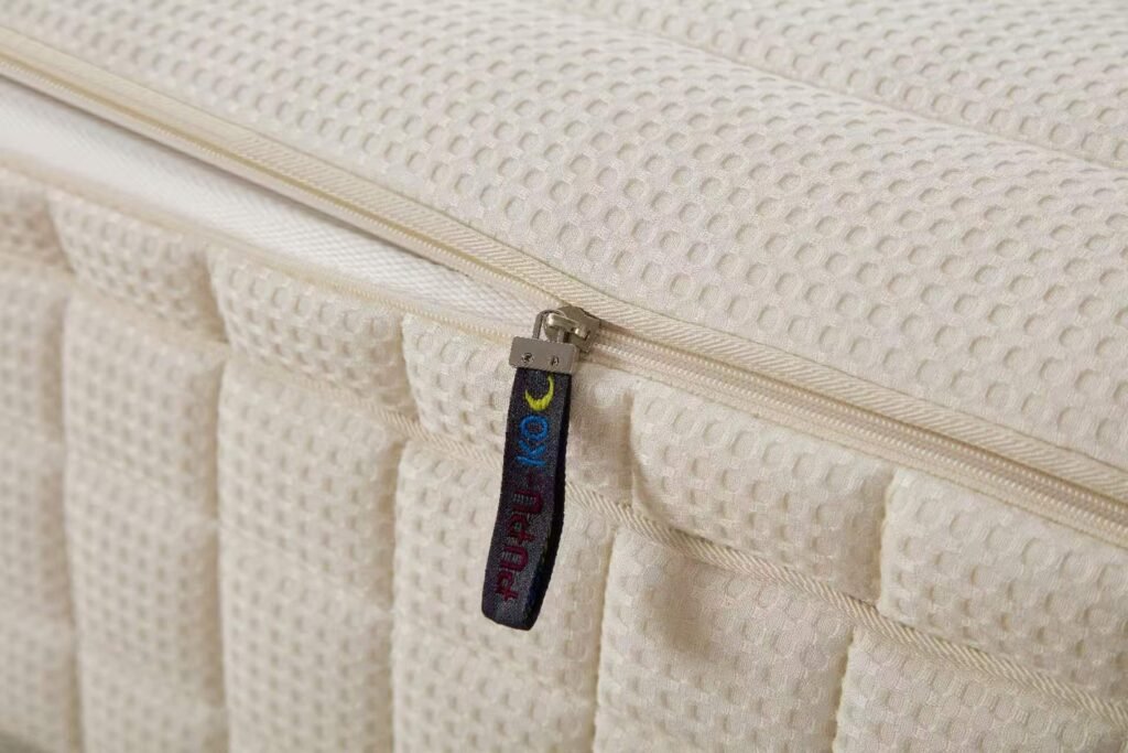 Keeyoto OEM custom breathable foam mattress close-up, quilted fabric mattress with private label tag for global strategic brand cooperation
