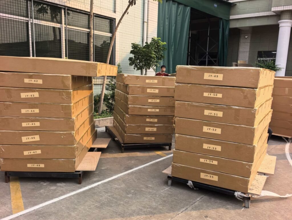 Keeyoto factory bulk mattress loading delivery scene, compressed foam mattresses shipped by truck for global wholesale export orders